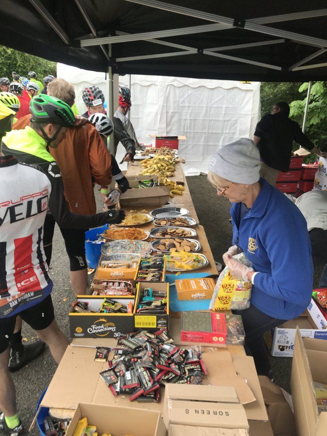 Feed station