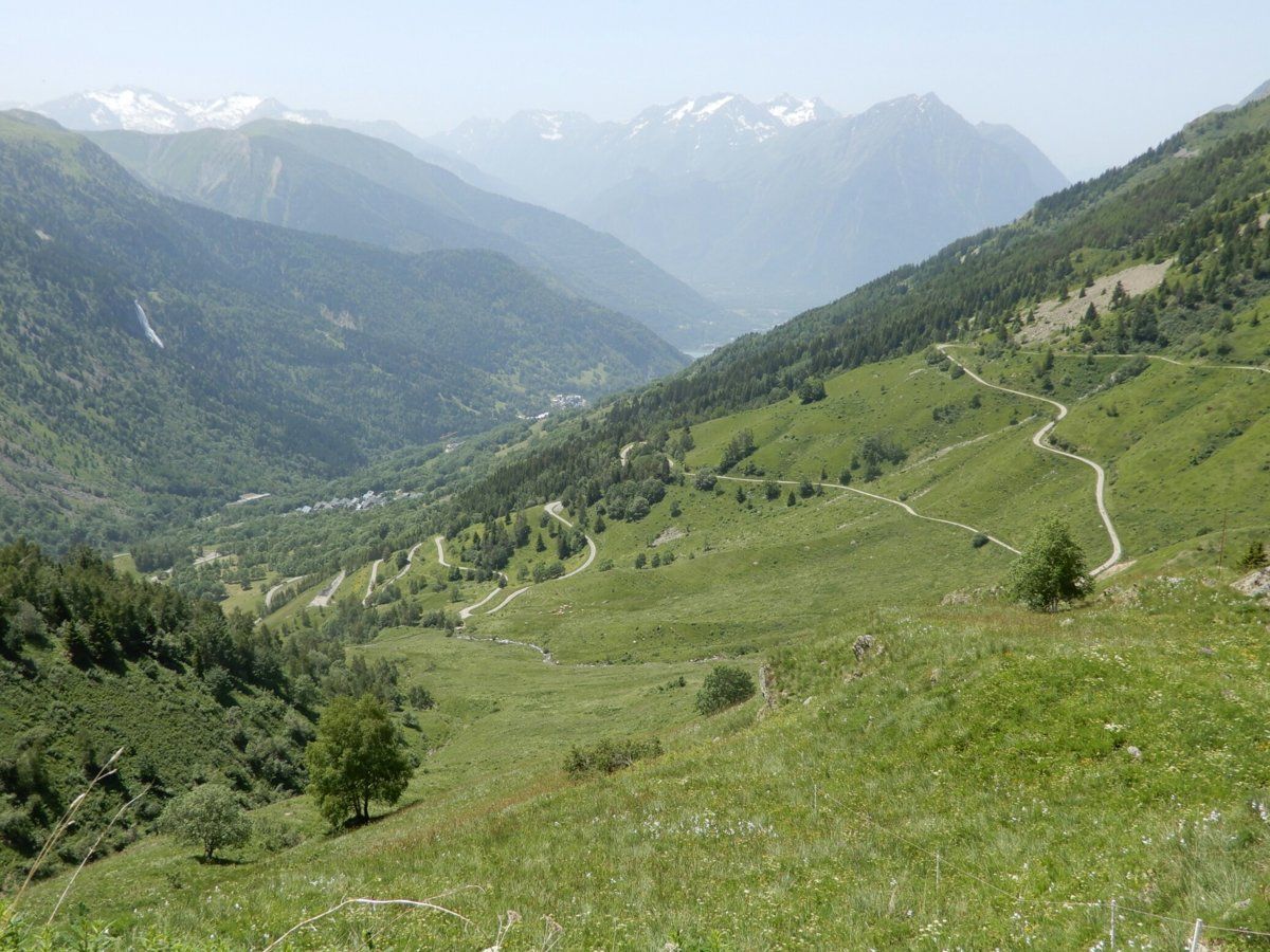 Hairpin bends on Col du Sabot climb