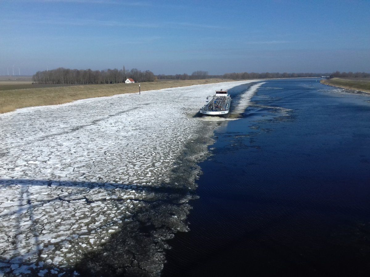 Ice on the Schelde-Rhin canal