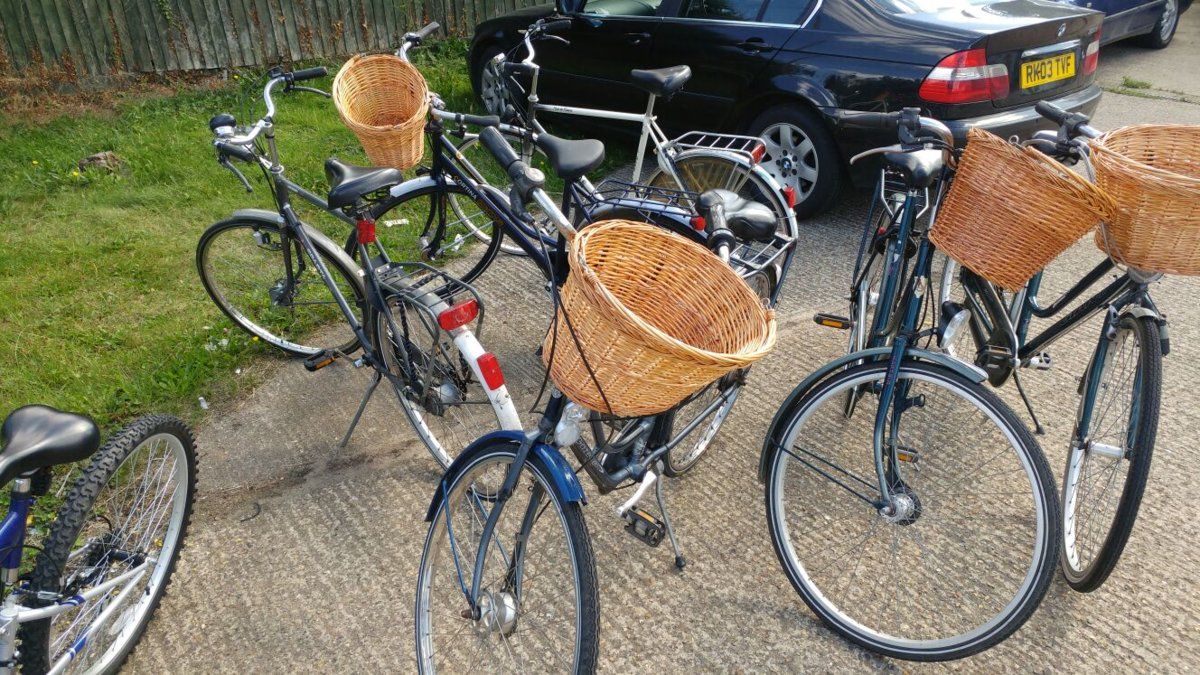 Ladies Town Bikes With Wicker Basket