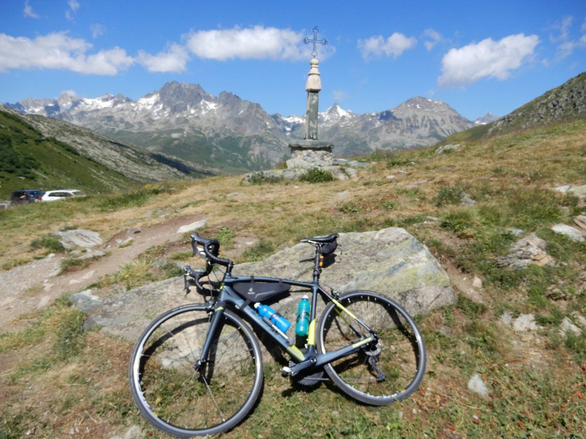 My hire bike near the Croix de Fer