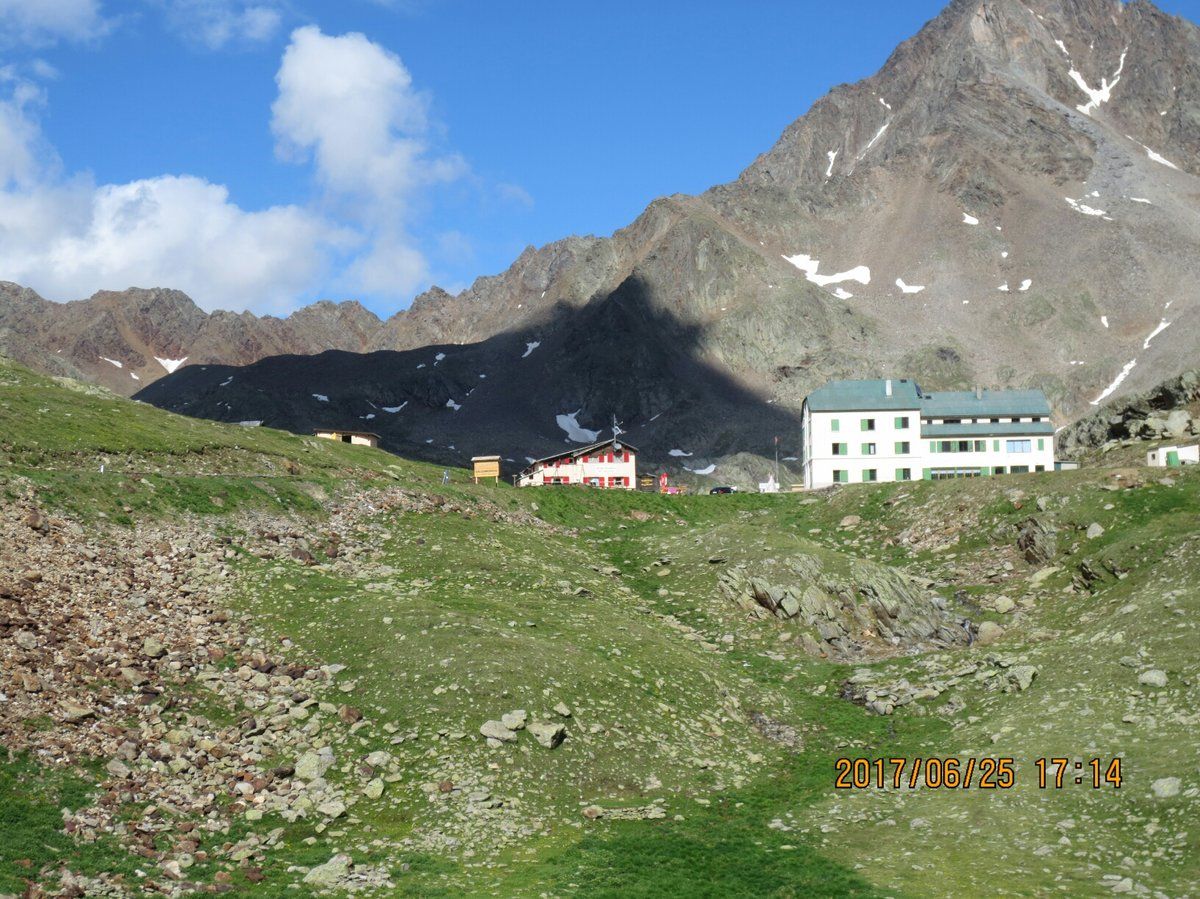Passo di Gavia viewed from southern approach