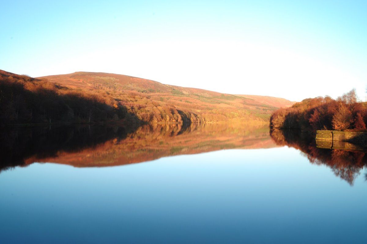 Peace and tranquility on Valehouse Reservoir