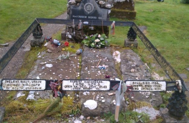 Rob Roys grave.jpg