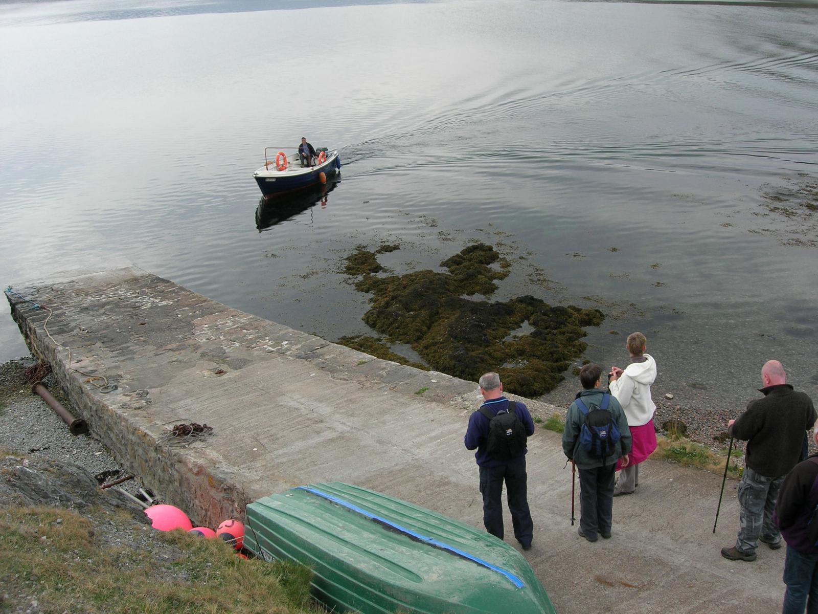 The ferry arriving.JPG