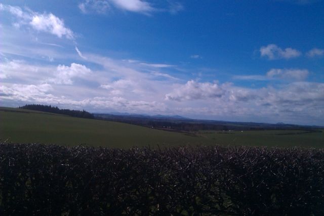 View of Edinburgh from above (640x427).jpg